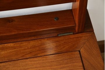 中古　美品　花梨材の温かみのある色合いと木目を楽しめる収納付きベンチ(長椅子、イス、板座チェア)(R-057670)
