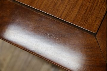 中古　美品　花梨材の温かみのある色合いと木目を楽しめる収納付きベンチ(長椅子、イス、板座チェア)(R-057670)
