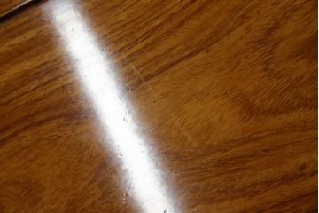中古　美品　花梨材の温かみのある色合いと木目を楽しめる収納付きベンチ(長椅子、イス、板座チェア)(R-057670)