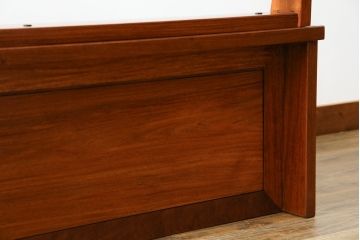 中古　美品　花梨材の温かみのある色合いと木目を楽しめる収納付きベンチ(長椅子、イス、板座チェア)(R-057670)