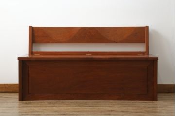中古　美品　花梨材の温かみのある色合いと木目を楽しめる収納付きベンチ(長椅子、イス、板座チェア)(R-057671)
