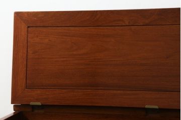 中古　美品　花梨材の温かみのある色合いと木目を楽しめる収納付きベンチ(長椅子、イス、板座チェア)(R-057671)