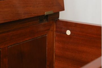 中古　美品　花梨材の温かみのある色合いと木目を楽しめる収納付きベンチ(長椅子、イス、板座チェア)(R-057671)