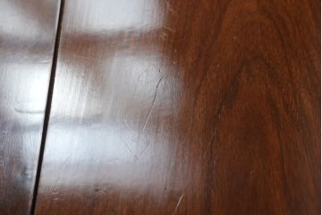中古　美品　花梨材の温かみのある色合いと木目を楽しめる収納付きベンチ(長椅子、イス、板座チェア)(R-057671)