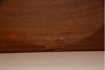 中古　美品　花梨材の温かみのある色合いと木目を楽しめる収納付きベンチ(長椅子、イス、板座チェア)(R-057672)
