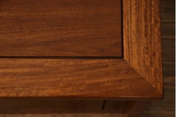 中古　美品　花梨材の温かみのある色合いと木目を楽しめる収納付きベンチ(長椅子、イス、板座チェア)(R-057672)