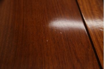 中古　美品　花梨材の温かみのある色合いと木目を楽しめる収納付きベンチ(長椅子、イス、板座チェア)(R-057672)
