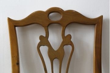 中古　バロッサバレンティ(VARO,S.A. VALENTI)　優雅な曲線美の猫脚と背もたれのデザインがクラシカルな雰囲気を高めるダイニングチェア2脚セット(椅子)(2脚で定価約35万円)(R-057676)