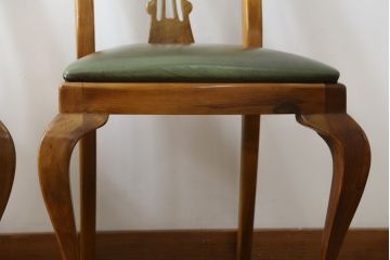 中古　バロッサバレンティ(VARO,S.A. VALENTI)　優雅な曲線美の猫脚と背もたれのデザインがクラシカルな雰囲気を高めるダイニングチェア2脚セット(椅子)(2脚で定価約35万円)(R-057676)