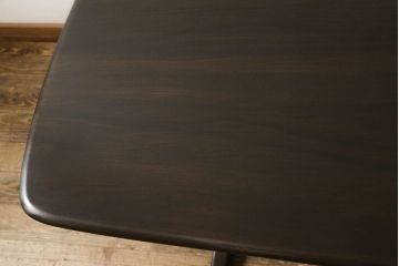 中古　美品　イギリス　ERCOL(アーコール)　シンプルなデザインで飽きのこないダイニングテーブル(食卓、4人掛け)(R-057682)