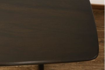 中古　美品　イギリス　ERCOL(アーコール)　シンプルなデザインで飽きのこないダイニングテーブル(食卓、4人掛け)(R-057682)