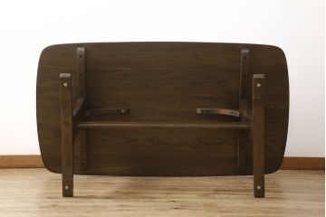 中古　美品　イギリス　ERCOL(アーコール)　シンプルなデザインで飽きのこないダイニングテーブル(食卓、4人掛け)(R-057682)