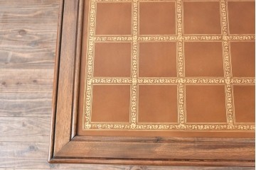 スペインビンテージ　レザートップ　こだわり尽くしたデザインが魅力を放つセンターテーブル　(R-057684)