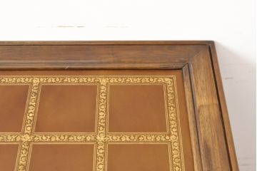 スペインビンテージ　レザートップ　こだわり尽くしたデザインが魅力を放つセンターテーブル(ゲームテーブル、ローテーブル、デスク、ヴィンテージ)(R-057684)