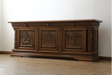 中古　イタリア家具　最高級　素晴らしい彫刻がまるで芸術品!置くだけで目を引く特大サイドボード(キャビネット、カウンターテーブル、収納棚、戸棚)(R-057687)