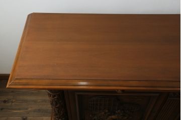 中古　イタリア家具　最高級　素晴らしい彫刻がまるで芸術品!置くだけで目を引く特大サイドボード(キャビネット、カウンターテーブル、収納棚、戸棚)(R-057687)