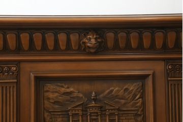 中古　イタリア家具　最高級　素晴らしい彫刻がまるで芸術品!置くだけで目を引く特大サイドボード(キャビネット、カウンターテーブル、収納棚、戸棚)(R-057687)