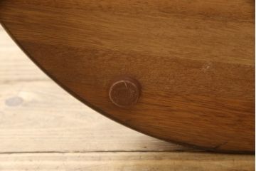 中古　カリモク家具(karimoku)　クラシカルな雰囲気を醸し出すポールハンガー(ホールハンガー、コートハンガー、帽子掛け、店舗什器)(R-057692)