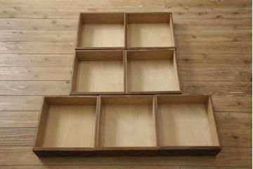 中古　日光彫り　細部まで細やかな彫刻が印象的な、珍しい縦型のチェスト(引き出し、小物収納)(R-057693)