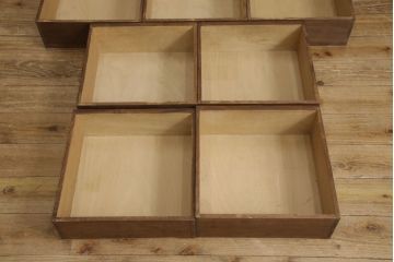 中古　日光彫り　細部まで細やかな彫刻が印象的な、珍しい縦型のチェスト(引き出し、小物収納)(R-057693)