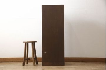 中古　日光彫り　細部まで細やかな彫刻が印象的な、珍しい縦型のチェスト(引き出し、小物収納)(R-057693)