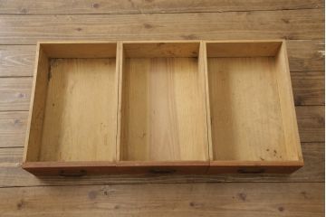 和製アンティーク　前面ケヤキ材・ヒノキ材　和の雰囲気を盛り上げる重ね水屋箪笥(食器棚、戸棚、収納棚、キャビネット)(R-057696)