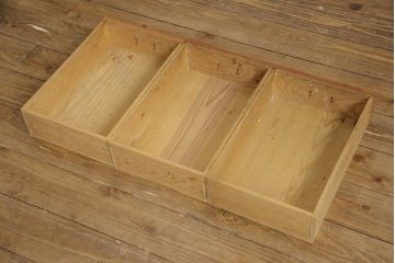 和製アンティーク　前面ケヤキ材・ヒノキ材　和の雰囲気を盛り上げる重ね水屋箪笥(食器棚、戸棚、収納棚、キャビネット)(R-057696)