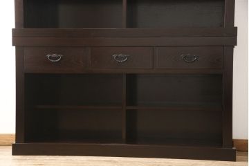 中古　美品　高級品!　国産工芸家具　南部箪笥　タモ材　重厚感ある佇まいの漆塗り重ね水屋箪笥(定価176万円)(食器棚、和風食器棚、収納棚、戸棚)(R-057699)