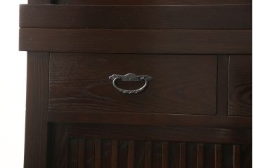 中古　美品　高級品!　国産工芸家具　南部箪笥　タモ材　重厚感ある佇まいの漆塗り重ね水屋箪笥(定価176万円)(食器棚、和風食器棚、収納棚、戸棚)(R-057699)