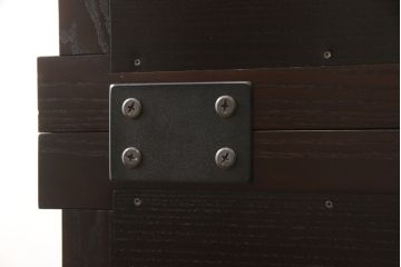 中古　美品　高級品!　国産工芸家具　南部箪笥　タモ材　重厚感ある佇まいの漆塗り重ね水屋箪笥(定価176万円)(食器棚、和風食器棚、収納棚、戸棚)(R-057699)