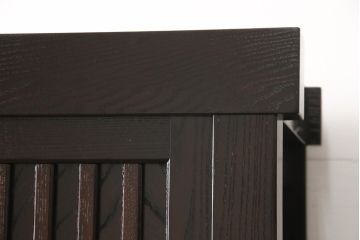 中古　美品　高級品!　国産工芸家具　南部箪笥　タモ材　重厚感ある佇まいの漆塗り水屋箪笥サイドボード(定価88万円)(食器棚、和風食器棚、収納棚、戸棚)(R-057700)