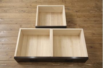 中古　美品　高級品!　国産工芸家具　南部箪笥　タモ材　重厚感ある佇まいの漆塗り水屋箪笥サイドボード(定価88万円)(食器棚、和風食器棚、収納棚、戸棚)(R-057701)