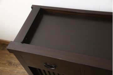 中古　美品　高級品!　国産工芸家具　南部箪笥　タモ材　重厚感ある佇まいの漆塗り水屋箪笥サイドボード(定価88万円)(食器棚、和風食器棚、収納棚、戸棚)(R-057701)