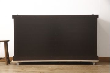 中古　美品　高級品!　国産工芸家具　南部箪笥　タモ材　重厚感ある佇まいの漆塗り水屋箪笥サイドボード(定価88万円)(食器棚、和風食器棚、収納棚、戸棚)(R-057701)