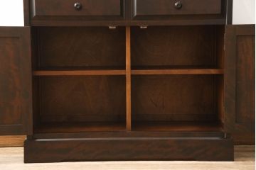 中古　北海道民芸家具　天板リメイク　シックな色合いで落ち着いた空間を演出するサイドボード(キャビネット、収納棚)(R-057702)