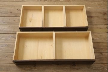 中古　北海道民芸家具　天板リメイク　シックな色合いで落ち着いた空間を演出するサイドボード(キャビネット、収納棚)(R-057702)