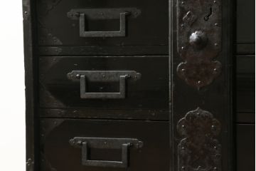 和製アンティーク　美品　秋田　黒漆塗りが艶やかで美しい小箪笥(収納箪笥、サイドチェスト、時代箪笥、引き出し)(R-057706)