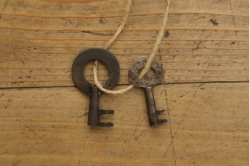和製アンティーク　美品　秋田　黒漆塗りが艶やかで美しい小箪笥(収納箪笥、サイドチェスト、時代箪笥、引き出し)(R-057706)