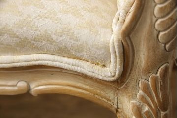 アメリカビンテージ　デュレスタ　アップホルスタリー(DURESTA　UPHOLSTERY)　気品漂うエレガントなバックレスソファ(アームソファ、ベンチ、2人掛け、ヴィンテージ)(R-057710)