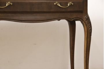 中古　美品　DREXEL HERITAGE(ドレクセルヘリテイジ)　上品な意匠が魅力的なコンソールテーブル(サイドテーブル、作業台、引き出し)(R-057713)