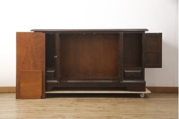 中古　北海道民芸家具　クラシカルな雰囲気が魅力!落ち着きのある空間づくりにおすすめのサイドボード(サイドキャビネット、収納棚、リビングボード)(R-057714)