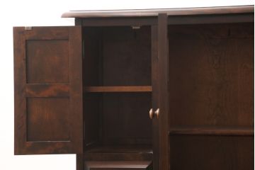 中古　北海道民芸家具　クラシカルな雰囲気が魅力!落ち着きのある空間づくりにおすすめのサイドボード(サイドキャビネット、収納棚、リビングボード)(R-057714)