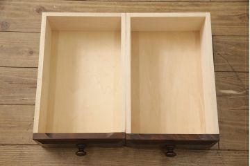 中古　北海道民芸家具　クラシカルな雰囲気が魅力!落ち着きのある空間づくりにおすすめのサイドボード(サイドキャビネット、収納棚、リビングボード)(R-057714)
