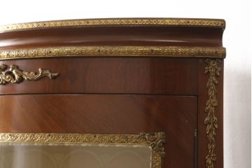中古　高級　スペイン家具　象嵌　マホガニー材　繊細で華やかな装飾が気品溢れるコーナーキャビネット(ショーケース、飾り棚、収納棚)(R-057715)