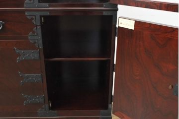中古　二本松工藝館　田中家具　重厚感ある佇まいが魅力的な水屋箪笥(キャビネット、食器棚、戸棚、収納棚)(R-057728)