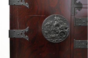 中古　二本松工藝館　田中家具　重厚感ある佇まいが魅力的な水屋箪笥(キャビネット、食器棚、戸棚、収納棚)(R-057728)