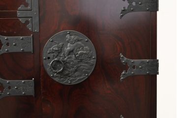 中古　二本松工藝館　田中家具　重厚感ある佇まいが魅力的な水屋箪笥(キャビネット、食器棚、戸棚、収納棚)(R-057728)