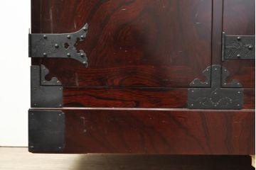 中古　二本松工藝館　田中家具　重厚感ある佇まいが魅力的な水屋箪笥(キャビネット、食器棚、戸棚、収納棚)(R-057728)