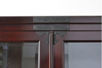 中古　二本松工藝館　田中家具　台輪・脚付きリメイク　重厚感ある佇まいが魅力的な水屋箪笥キャビネット(食器棚、戸棚、収納棚、飾り棚)(R-057729)