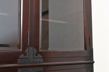 中古　二本松工藝館　田中家具　台輪・脚付きリメイク　重厚感ある佇まいが魅力的な水屋箪笥キャビネット(食器棚、戸棚、収納棚、飾り棚)(R-057729)